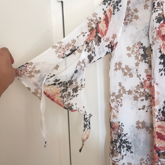 Miss Lili Sheer floral 3/4 Jacket - Picture 2 of 7